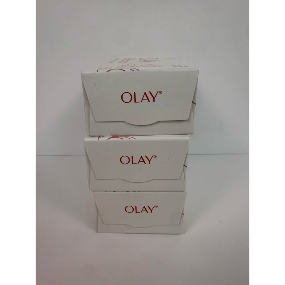 Olay Strawberry Sweet Cream Bar Soap 3 Pack New Sealed 3.75 oz Moisturizing - Picture 4 of 4